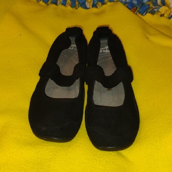 Dansko Black Slippers Minimalist Comfort - Picture 1 of 7